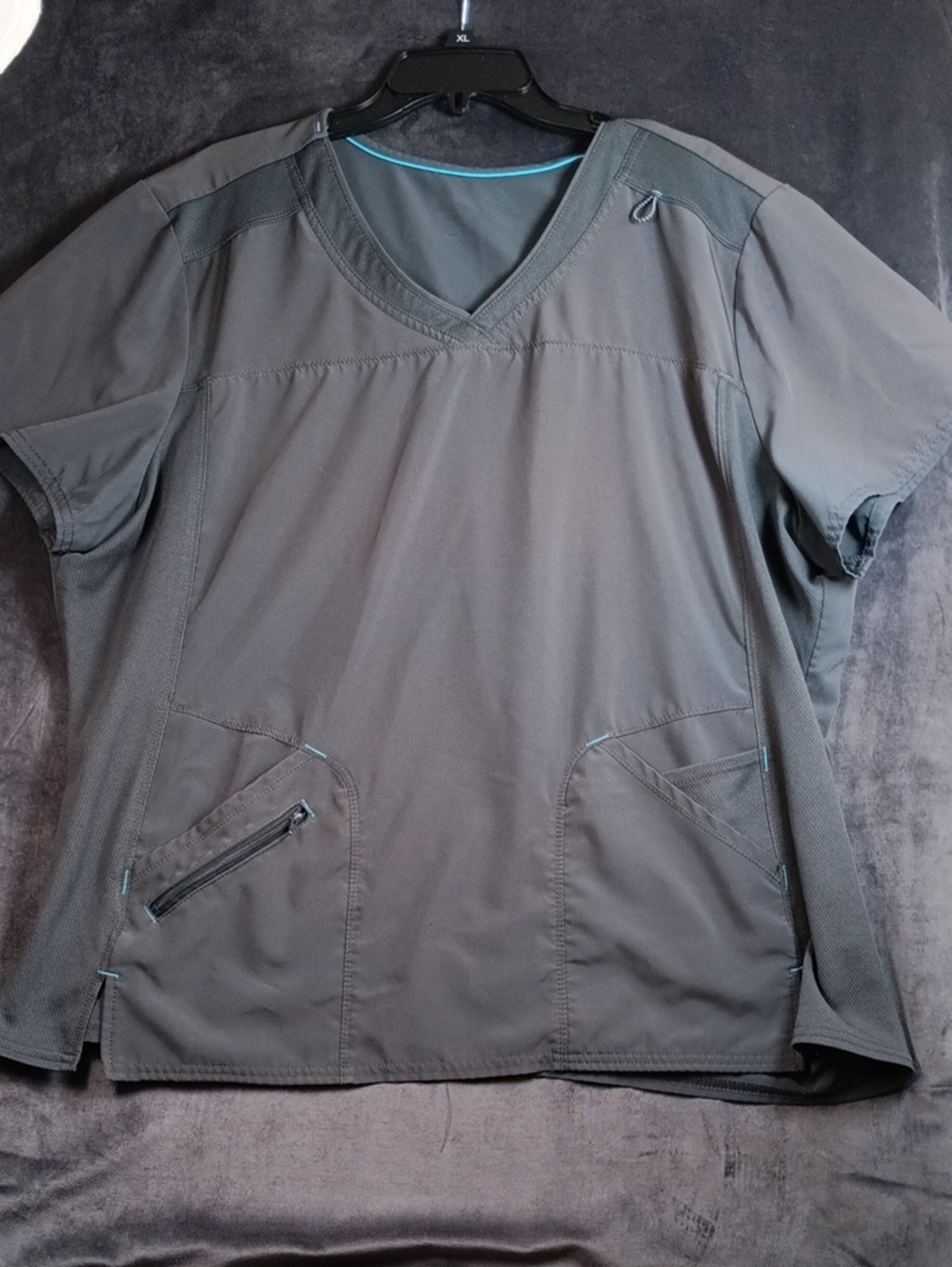 Scrubstar Gray Short-Sleeve V-Neck Medical Scrub Top with Teal Trim
